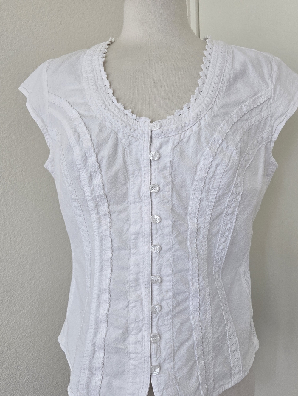 Soft Surroundings White Taos Fitted Top Cap Sleeve Embroidery Medium Cottagecore - Picture 4 of 15
